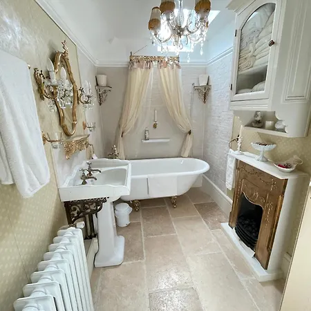 Bed & Breakfast De Charme Dans Un Jardin De 1500m2 Nueil-sur-Layon