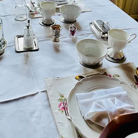 Bed & Breakfast De Charme Dans Un Jardin De 1500m2 Nueil-sur-Layon